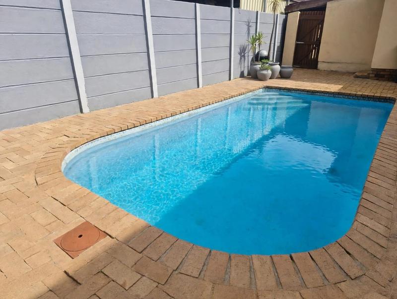 To Let 3 Bedroom Property for Rent in Panorama Western Cape